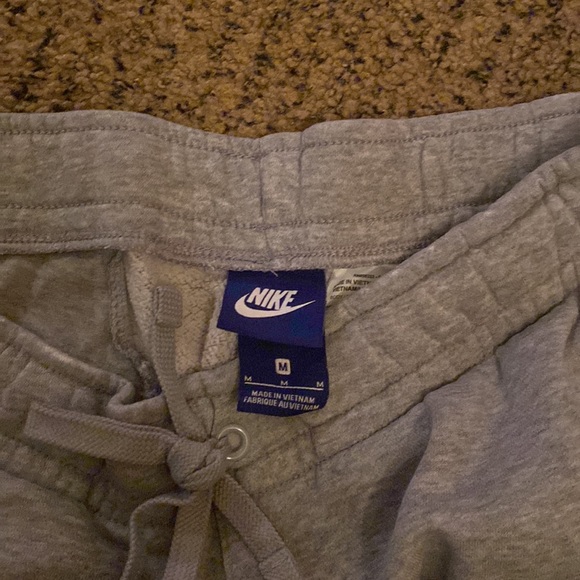 Mens Nike Size Medium Club Shorts - Picture 3 of 3